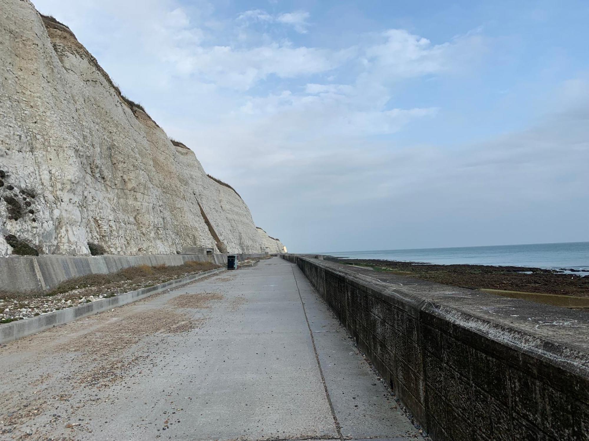 Sanctuary By The Sea With Large Room Including Lounge, Bathroom, Direct Garden Access & Free Parking Brighton Exteriör bild