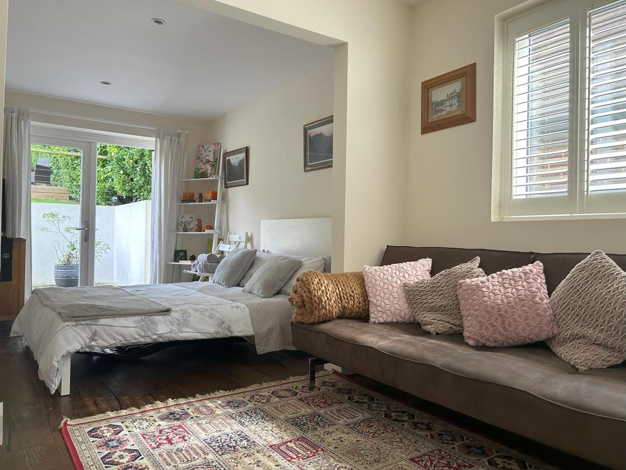 Sanctuary By The Sea With Large Room Including Lounge, Bathroom, Direct Garden Access & Free Parking Brighton Exteriör bild